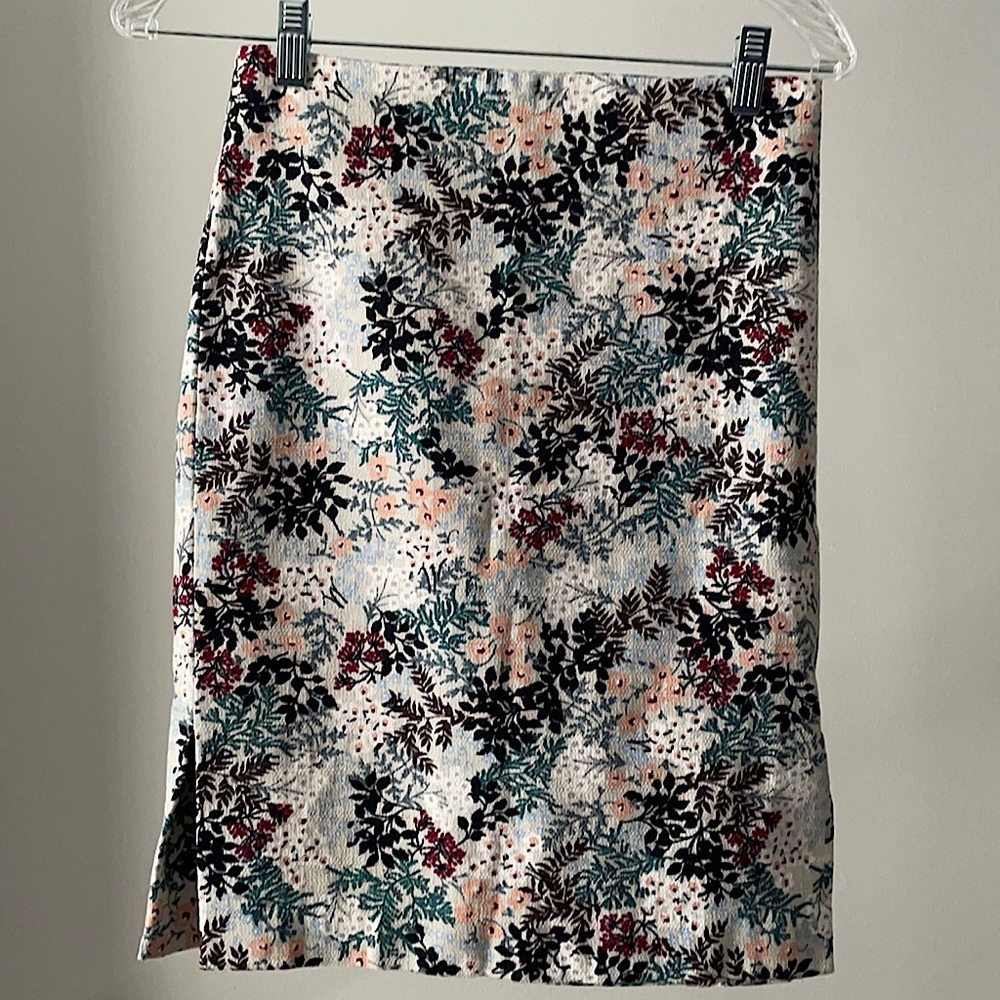 Loft floral pencil skirt like new